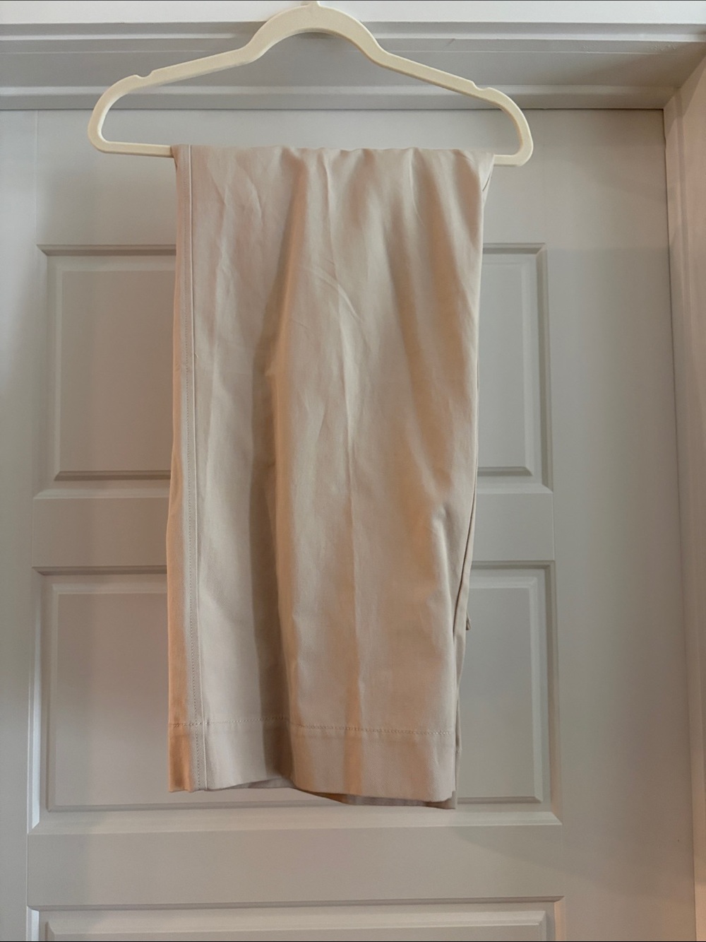 Everlane Women's Draper Pleated Pant in Buttersmooth in Sandstone, Worn once